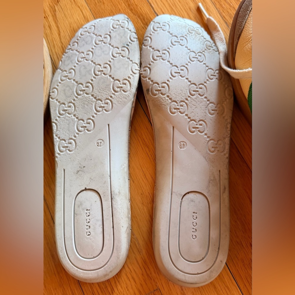 GUCCI - Cream and Green Stripe Sneakers - Picture 8 of 12